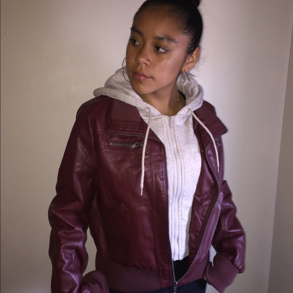 Leather jacket - Picture 2 of 6